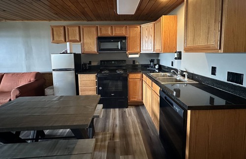 Canyon Lake Resort | Lodge Suite Upstairs W/ Balcony - 202