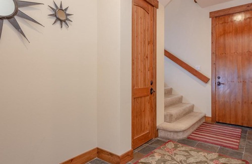 Mammoth Lakes House | Lodges 1140