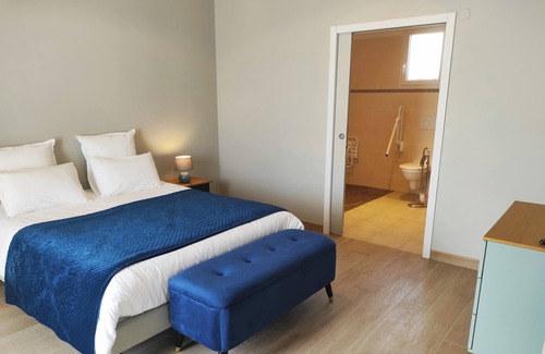 Champcenest Bed & Breakfast | Lodging in the countryside with secure parking