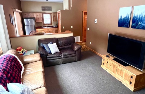 Hayward House | Lodging near downtown Hayward