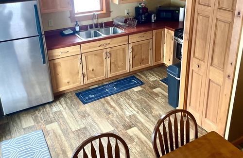 Hayward House | Lodging near downtown Hayward