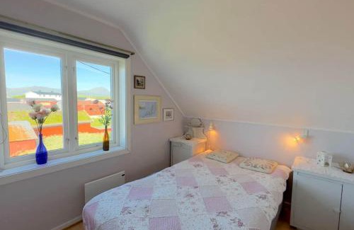 Vestvagøy House | Lofoten midnight sun spot house on the beach