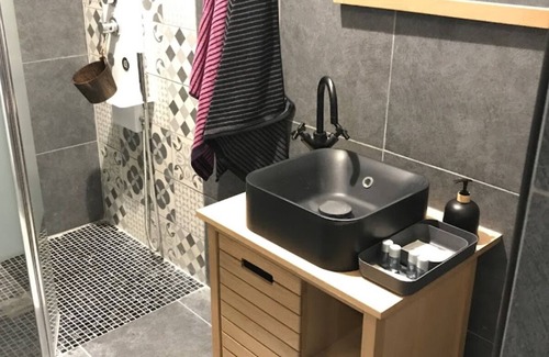 4th Arrondissement Condo | Loft 100 M2 Avec Jacuzzi, Sauna, à 10 Minutes du Vieux Port.marseille 4 ème