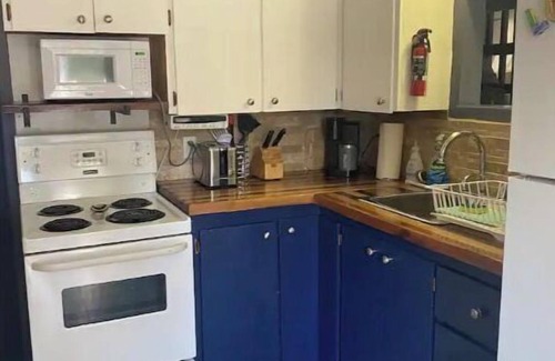 Sauble Beach Cottage | Loft Cottage-Steps to the Beach