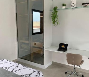 Peruibe Apartment | Loft de luxo em Peruíbe, Smart Lock, Wi-Fi, Home office próximo a praia