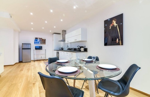 Petite-France Apartment | loft luxe 127m2 a 500m cathedral 2br 2bth