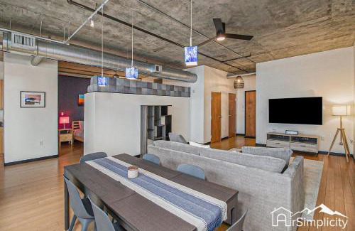 LoDo House | Loft Near Union Station W Gym & Patio