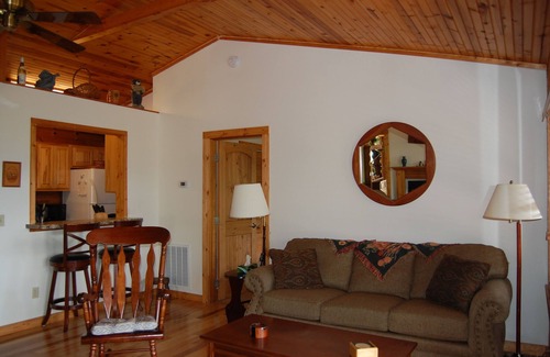 Franklin Cabin | Log Cabin Beauty with Stunning Smoky Mountain Views