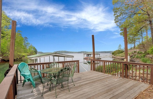 Six Mile Cabin | Log Cabin On Lake Keowee-Big Lake Mountain Views