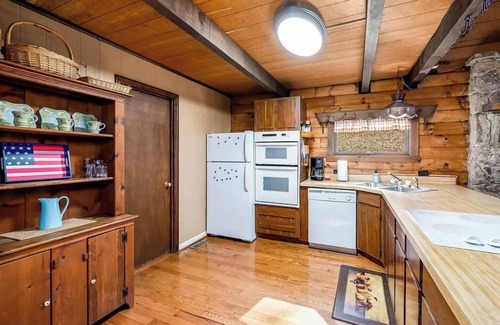 Great Cacapon Cabin | Log Cabin w Loft, Hot Tub, Deck, Fire Pit, & WiFi