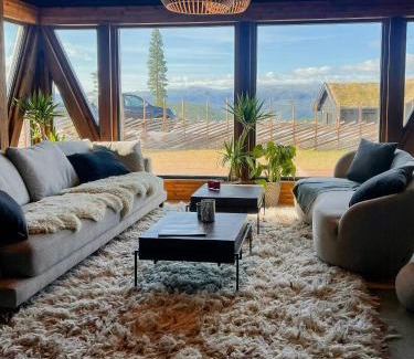 Vikberget House | Log Cabin With Views Over Turufjell