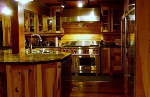 Seguin Cottage | Log Home, Sauna, Sand Beach, Boats, All Day Sun