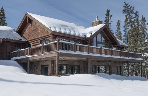 Quandary Village House | Log Home with Breathtaking Views