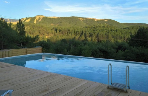 Entrepierres Cottage | Logement insolite super confort, piscine chauffée