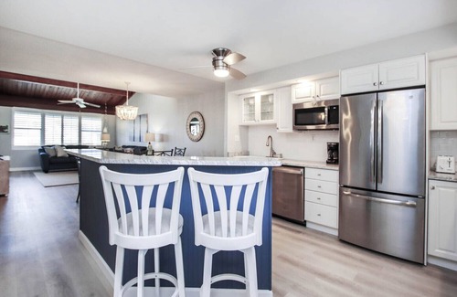 Sanibel House | Loggerhead Cay 553 - gulf view, beach side vacation rental condo