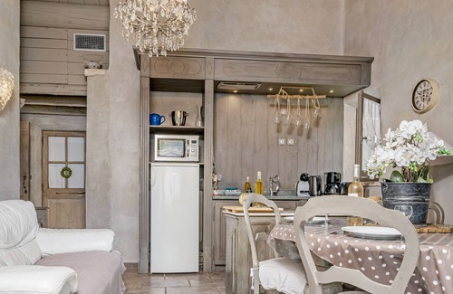 Oppede Condo | Loggia 7 Cyprès | Résidence Les Petitons