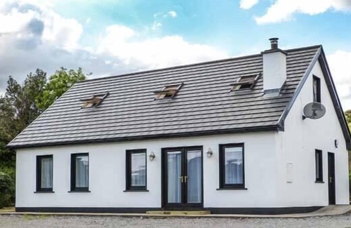Cloghan Cottage | LOISTIN COIMIN, family friendly in Ballybofey, County Donegal