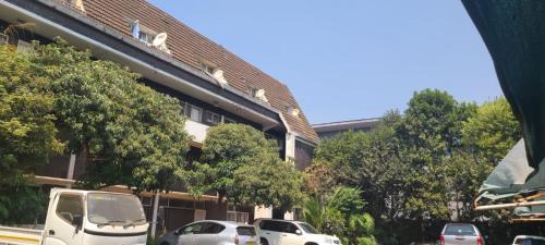 Harare Apartment | Lolo's 1bed Apt-Best location-2Balconies