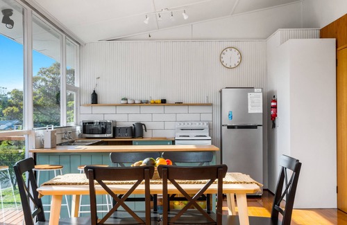 Coles Bay House | Loma Talo
