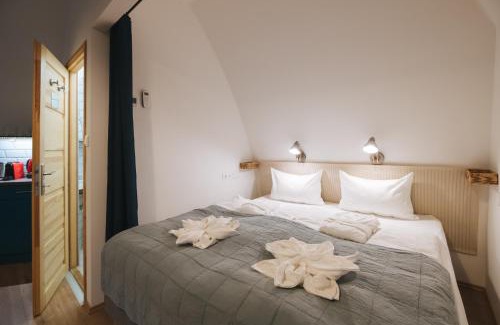 Tiszaorveny Apartment | Lombház