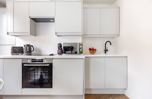 St Luke's Apartment | London City 1BR - Walk to Museum