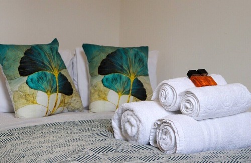 Dormers Wells Apartment | London Studio 4 Short Stay