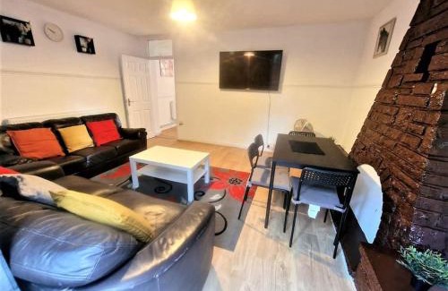 Hoxton Apartment | London Zone 1, 3bedroom with a garden