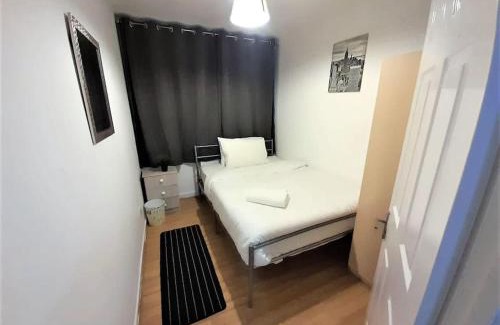 Hoxton Apartment | London Zone 1, 3bedroom with a garden