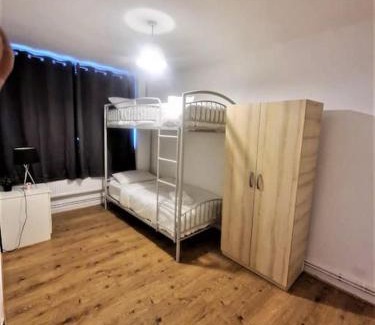 Hoxton Apartment | London Zone 1, 3bedroom with a garden