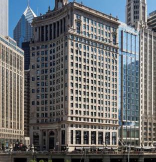 Downtown Chicago Hotel | LondonHouse Chicago, Curio Collection by Hilton