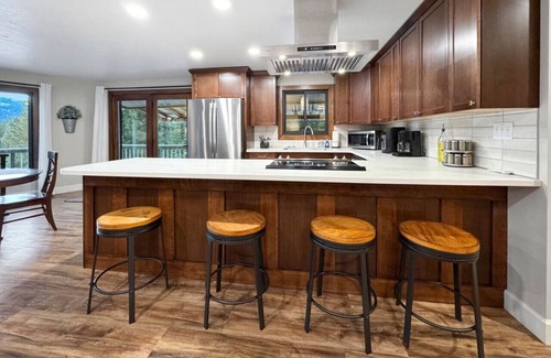 Cascade Apartment | Lone Pine Lookout .