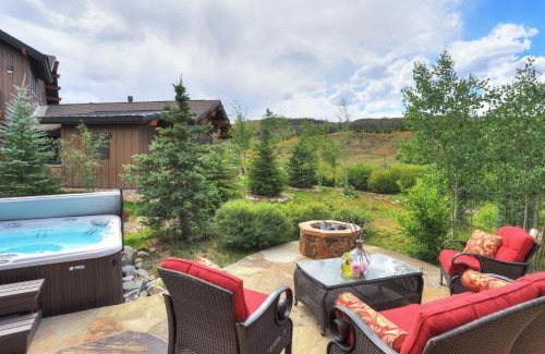 Fairmount On The River House | Lone Star Lodge Townhouse