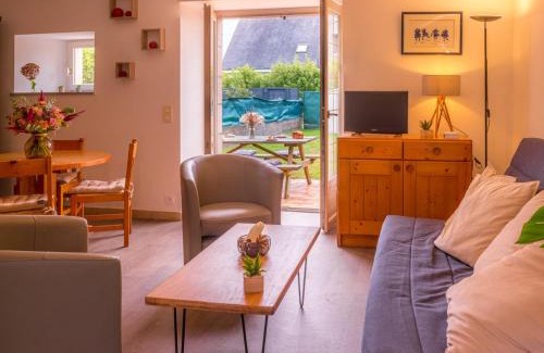 Larmor-Plage House | Longère au calme à Larmor-Plage, proche plage et commerces, jardin privatif et parking couvert - FR-1-349-101