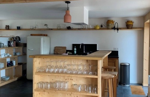 Le Palais House | Longère en Bois à 10 Minutes à Pied de la Plage