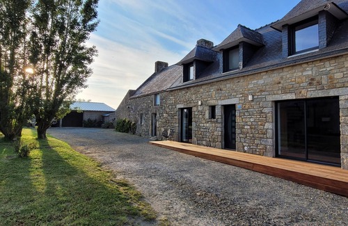 Plouhinec House | Longère en Pierre - 5 Personnes