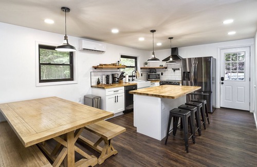 Long Pond Ski Chalet | Long Pond Chalet - w/Hot Tub