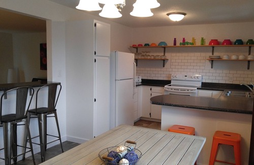 Bismarck House | Long Stay Getaway! Stunning 3 Bed Home w/Great Loc