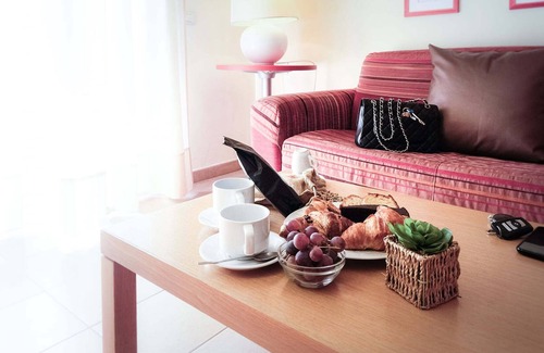 Zona XXX Castel Fusano Apartment | Long Stay Monthly Cheap Apartment with backyard garden