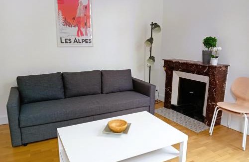 Quartier Chorier-Berriat Apartment | Longue durée - Appart rénové avec grand salon et 1 chambre - Tram et Clinique Mutualiste à 1 min