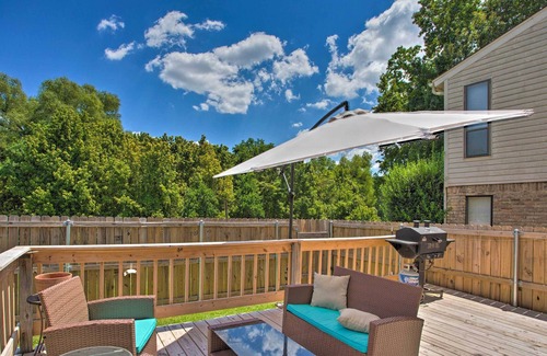 Longview House | Longview Family Home w/ Private Yard, Deck & Grill