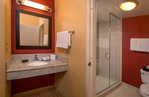 Durham Hotel | Look No Further! One Bedroom Suite, Pets Welcome, Close to Herndon Hills Farm