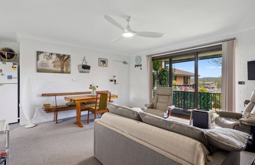 Woolgoolga Apartment | Looking for a romantic beach getaway? Somewhere you can enjoy beautiful beach scenery and each othe