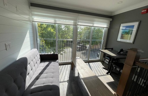 Grand Bend Apartment | Looking for the best weekend? 5 min to THE Grand bend beach! Family and couples!