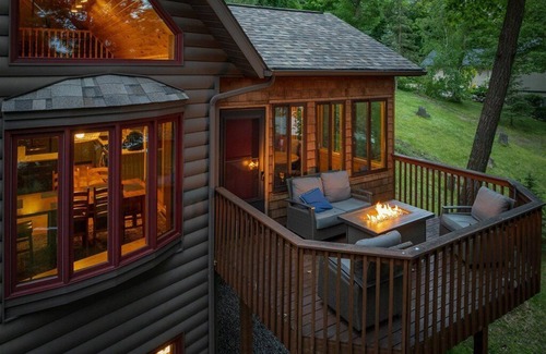 Crosby Cabin | Loon Star Lodge- close to bike trails and Crosby