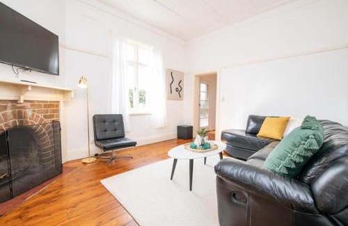 Orange House | Lords Cottage - Charming CBD Home, Pets Allowed