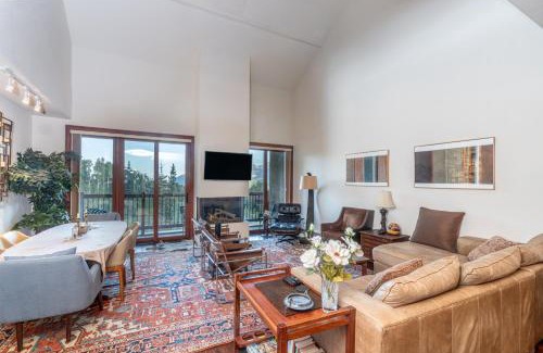 Mountain Village House | Lorian on the Slopes