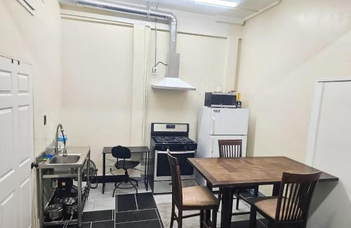 Pico - Robertson Hostel | Los Angeles Zen Home