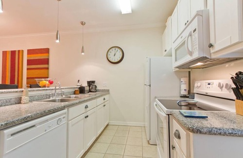 South Padre Island Condo | Los Cabos III Condominiums by Cheap Getaway