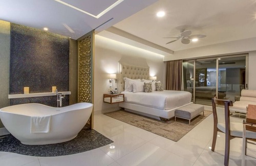 San Jose del Cabo Resort | Los Cabos - Luxurious 3-Bedroom Loft, OV, 1-King, 4-Queens, Discounted 20-30%