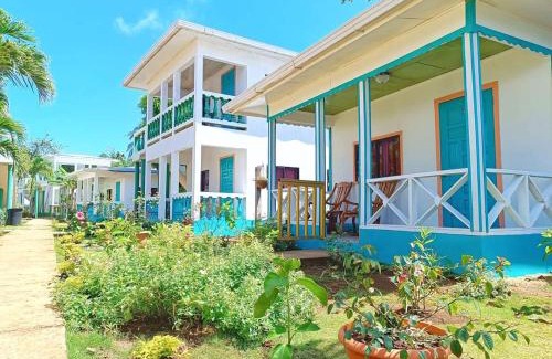 Little Corn Island Hotel | Los Delfines Hotel & Dive Center